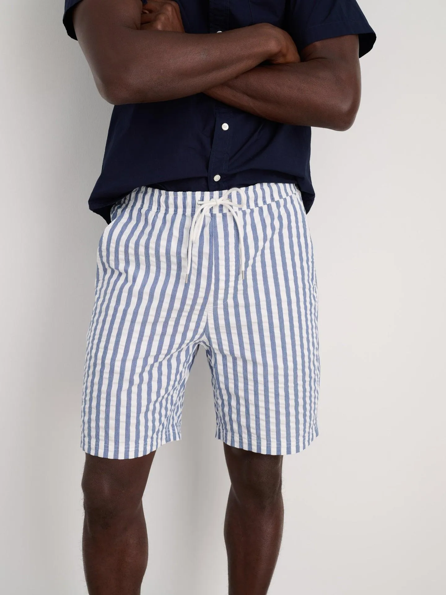 Alex Mill - Saturday Shorts in Stripe Seersucker