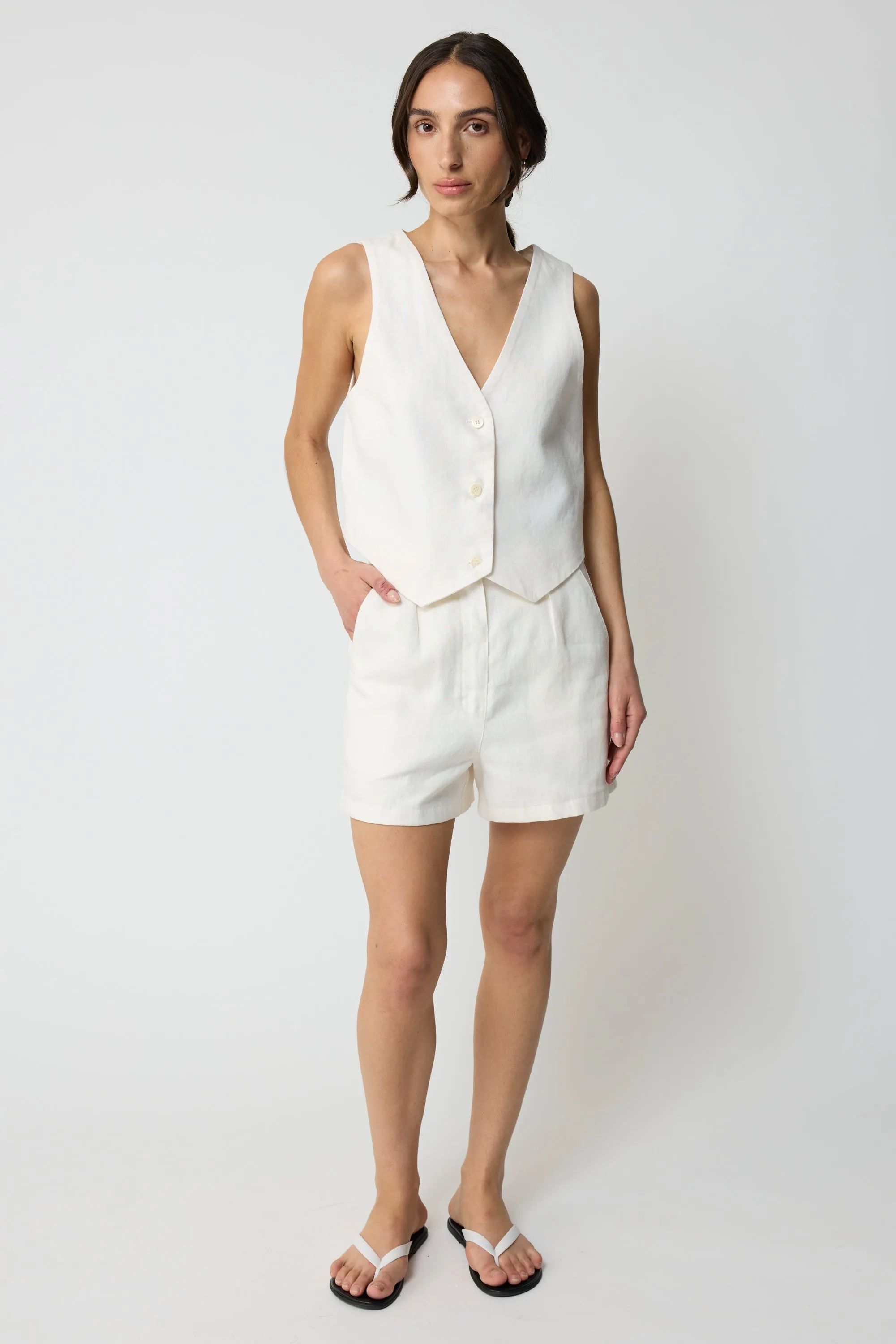 Linen Pleated Shorts