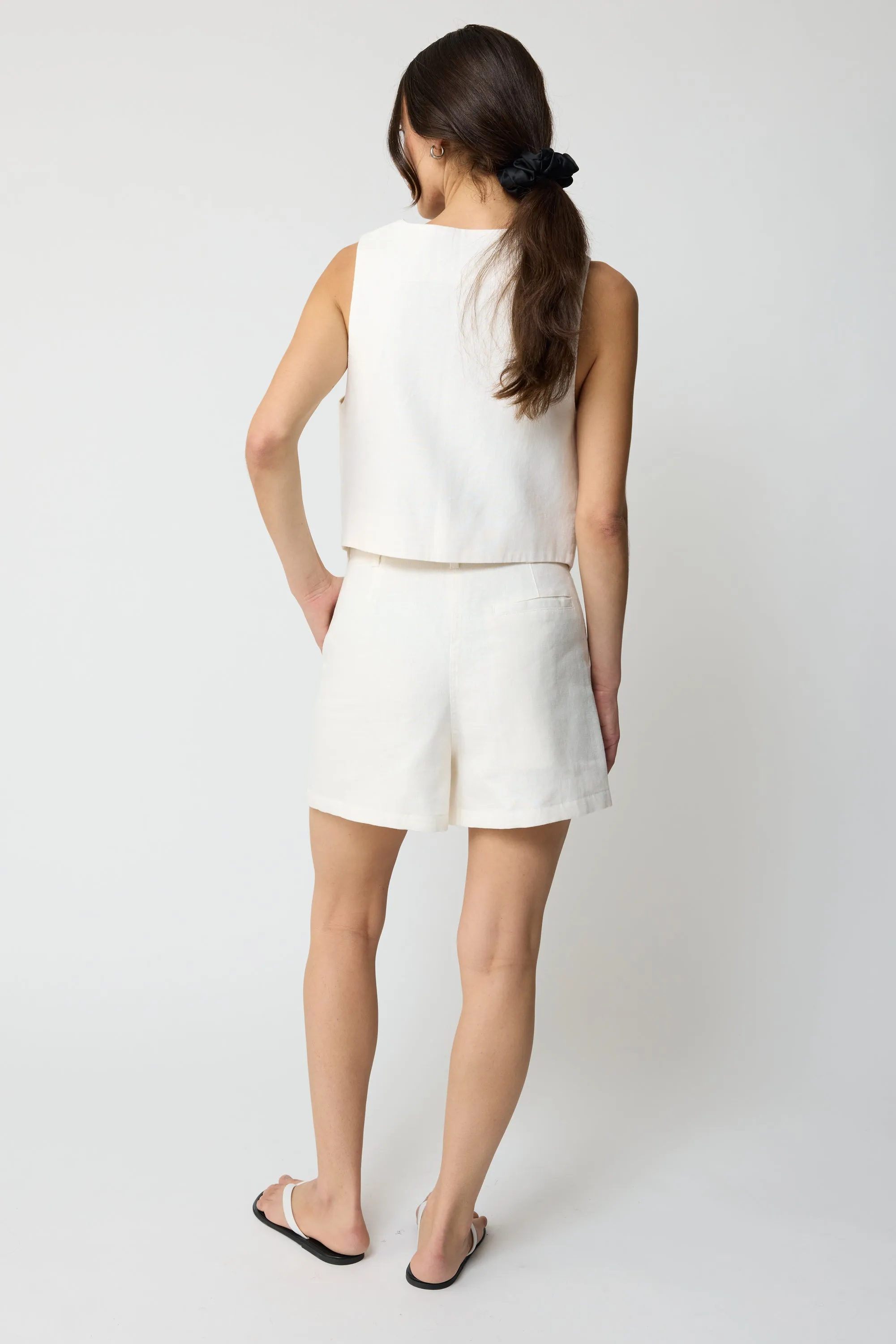 Linen Pleated Shorts