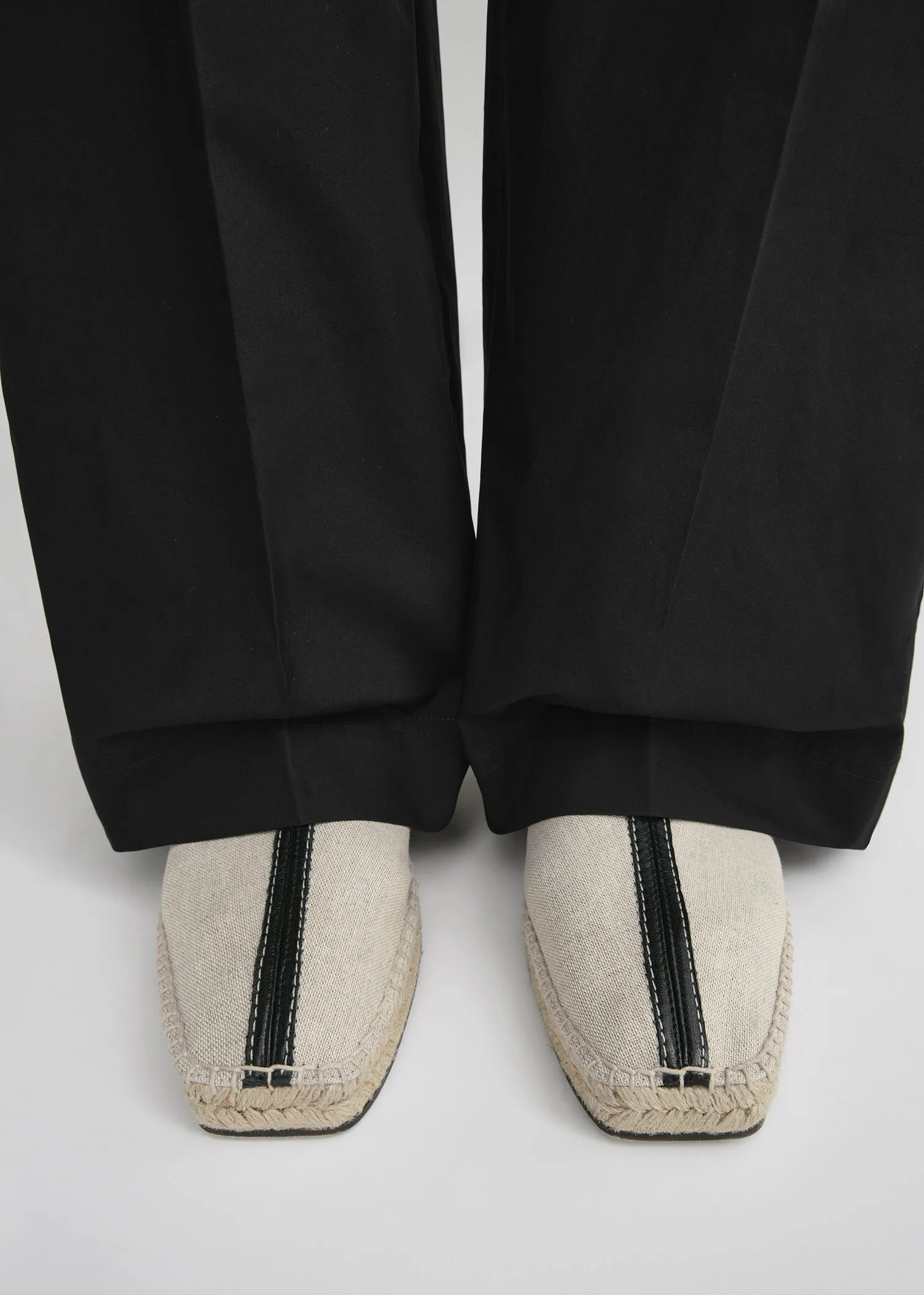 The Espadrille Slipper ecru/black